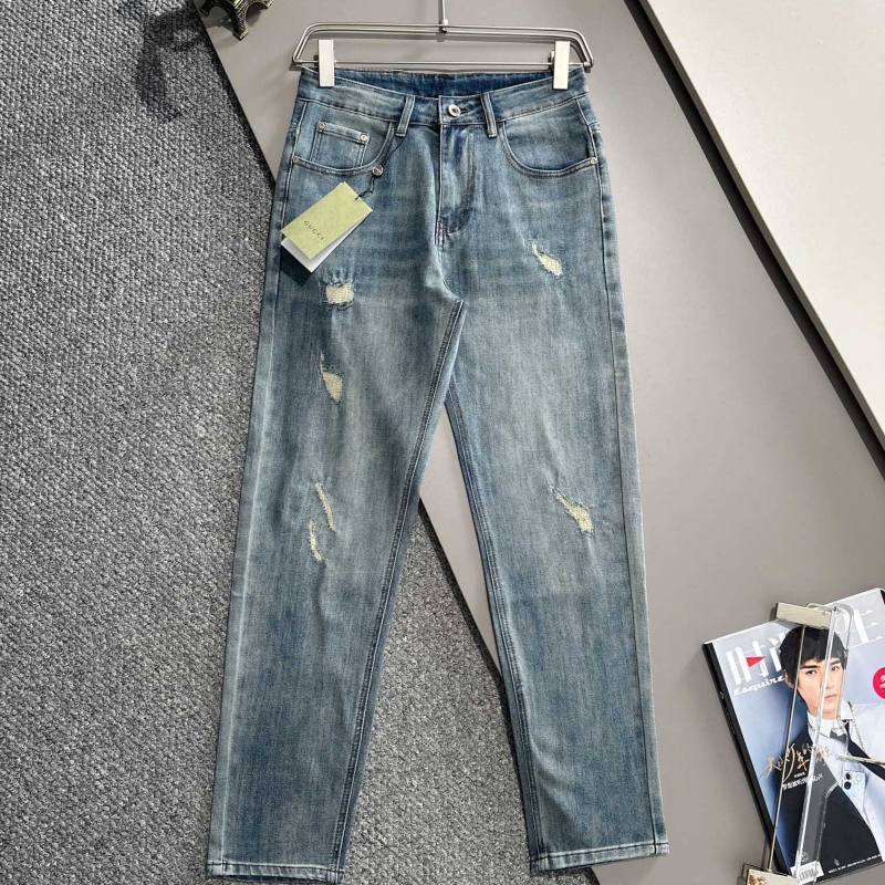 G*u*i jeans